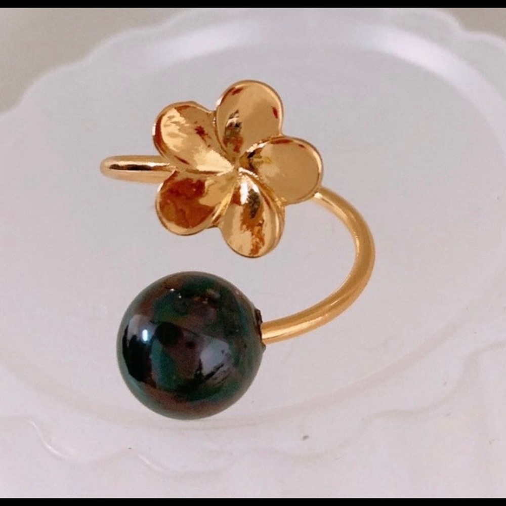 Double Plumeria Ring with Shell Pearl